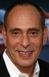 Нестор Серрано